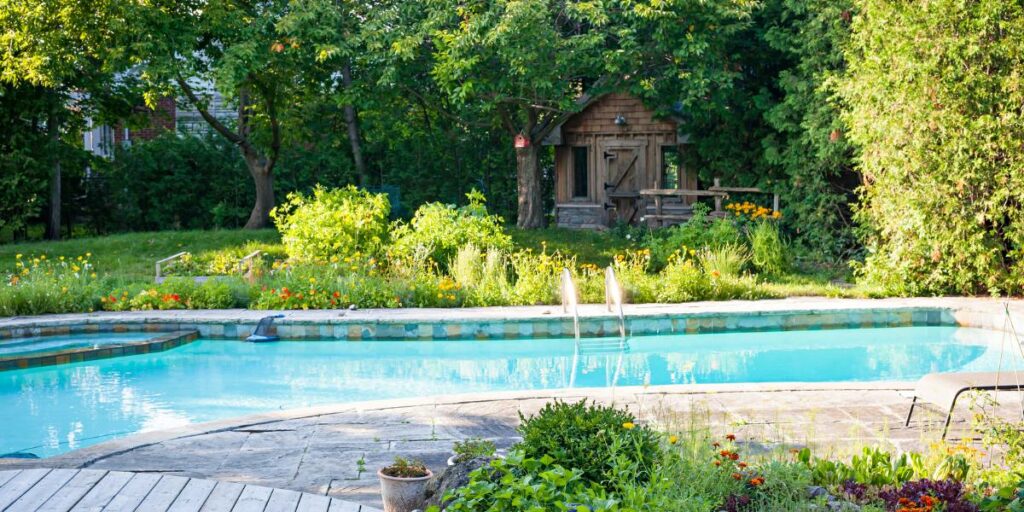 comment créer un espace détente autour de sa piscine ?